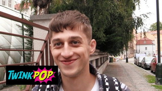 Young fast food worker hooks up with a horny guy in exchange with some cash