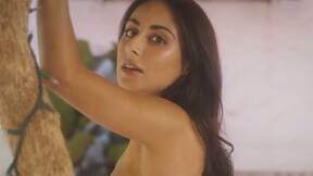 Bombshell tiny tits STEPMOM Leighla Habib exposing amazing all natural body