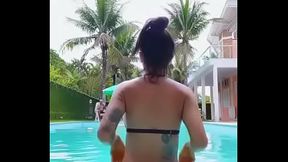 Mc mirella rebolando de fio dental