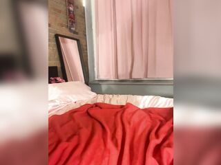 Purple haired rock trans bimbo screws herself and shows her floozy aperture for u