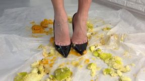 Louboutins so Kate 120 crushing fruits, high heels fruits crush, food crush, high heels food crush, messy Louboutins