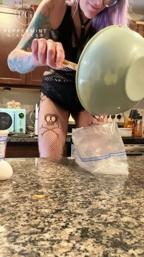 7'3 Peppermint Giantess Makes Stuffed Shells with a Very Naughty Tiny Helper Tied to My Heel