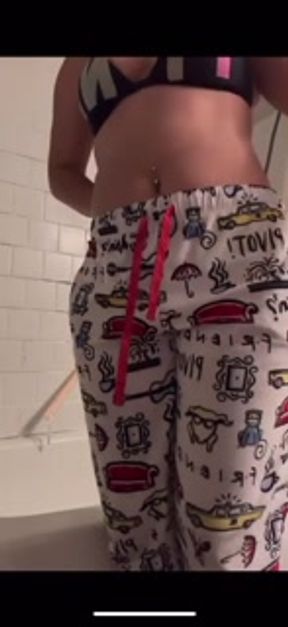 Big Butt Teen Records Shower While High Asf