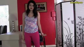 leda lotharia peeing her leggings in class