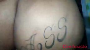 gostosa da bunda grande sendo fodida e enchendo a boca de esperma