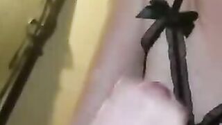 Bonne salope qui suce avec passion