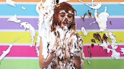 Messy messy girl