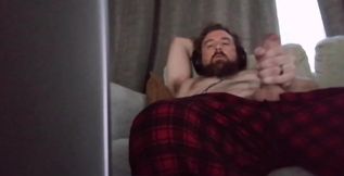 Watching porn and cumming hard