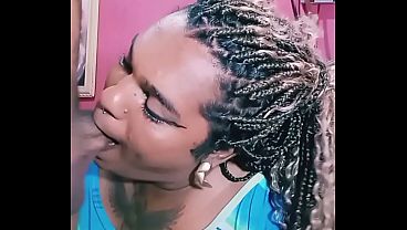 Novinho dando de mamar a Wanessinha