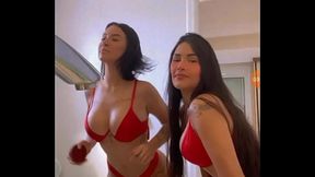 Bianca e Flay dan&ccedil_ando de biquini