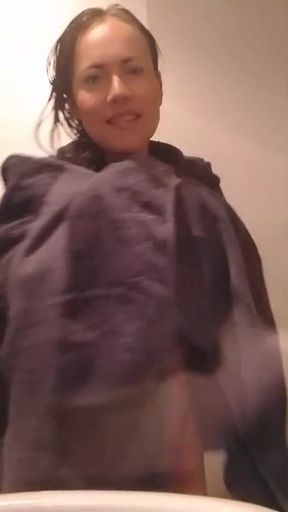 Mature in the bath