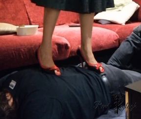 Trampling highheel