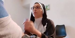 le phantasme de se faire sucer par une nonne