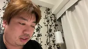 Amateur Japanese guy starts talking about AI