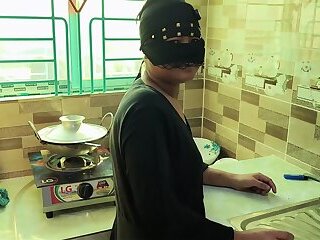 Desi Stepsister fuck in the kitchen viral xxx video bangla talk