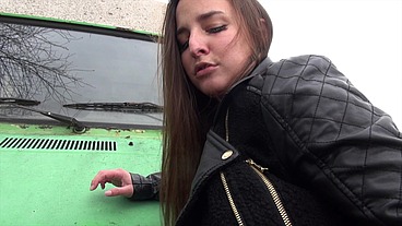 Amirah Adara gives amazing blowjob and nice fuck for help with a broken car