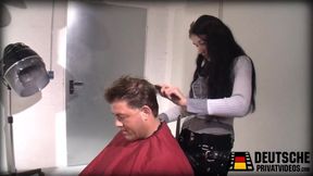 Friseurin Ina wird gefickt