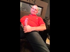 Str8 daddy jerking watching porn