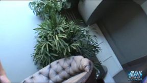 trans rhuanna rodrigues belissima com peitos lindos se exibindo na piscina,punhetando e gozando forte dando a bunda deliciosa para o sexyboy