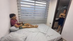 Sexo Duro In Stepmother Catches Her Stepson Masturbating And Helps Him Cum Quickly With Her Luscious Pussy