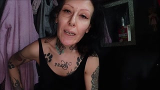 Miss Wagon Vegan - I shave my groin on video to get you excited