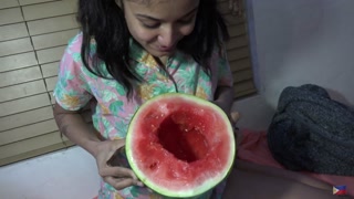 Ang Sarap! Filipina Babe Eats Watermelon With Giant Spoon