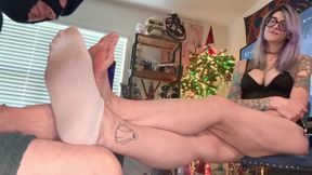 67 Goddess Size 16 Foot Worship & Toe Sucking