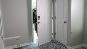 Cop Wanders into the Wrong Place 4K