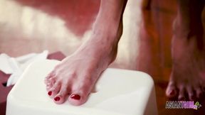 Asian ladyboy pleasure on the chair with her long hair and tiny feet