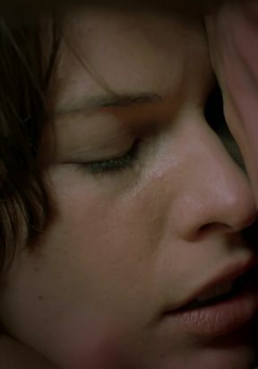 Celebrity couple gets naked with curvy Milla Jovovich