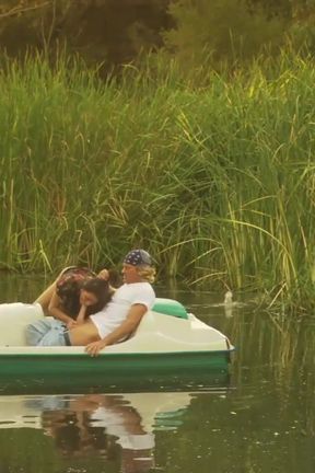 Hot girl rides a huge cock while out sailing in the dam