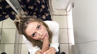 Supermarket sales girl gets a thick cock rammed hard in the changing room