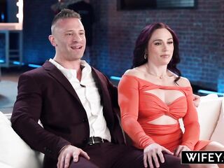 Dating app darlings Vanessa and Cody bonded over their shared interest in pets, fitness, and swinging. Vanessa likes it when all eyes are on her, and Cody can't expect to see all the action when that babe gives herself to a pro.