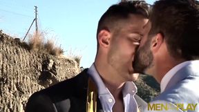 MENATPLAY - Latin bad-boy Hector De Silva breeds Robbie Rojo