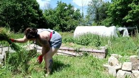 BBW Wife Barefoot Garden - Muddy Feet, Lift & Carry, Footjob