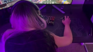 Freeuse GF gets fucked while playing valorant