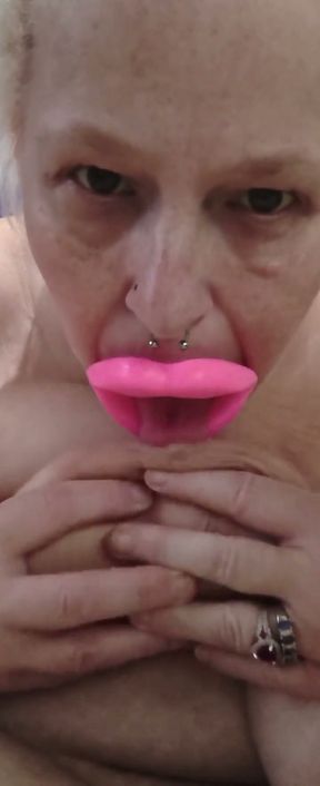 Heard of the Bigmouth Show? Watch This Whore Really Blow Till You Blow