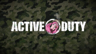 Handjob, Orgie, Ohne Sattel, Gangbang, Vierer, intensiv, Militär – Hardcore-Video der tätowierten Blake Effortley, Logan Lane und Ryan Jordan, in den Arsch gefickt