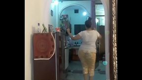Hot desi indian bhabi shaking her sexi ass &amp_boobs on bigo live...1
