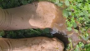 Dripping mud sock play