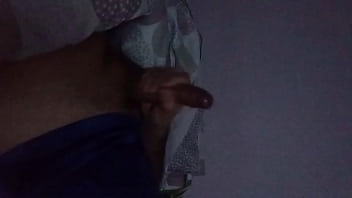 despertando caliente y corriendose