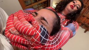 Spider woman chokes with her hands small girl - Full Movie