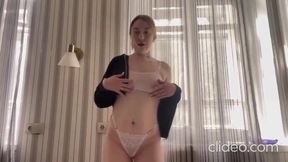 Beauty in the morning decided to masturbate and jump on the dick 1