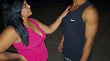 Fudendo com o Negão Pauzudo da Praia com o Maridão Filmando