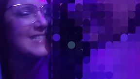 Hotwife sozinha na casa de swing liberando geral - Completo no RED