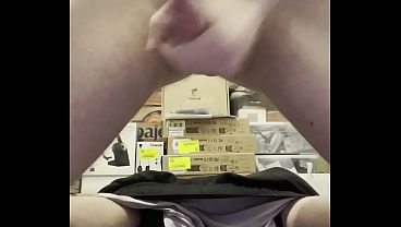 Amateur Twink Cumming Hard and Fucking HimSelf With a Huge 21cm Dildo
