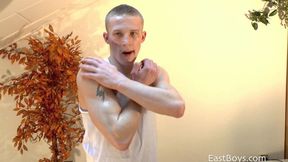 Brian Owen shows just how beefy he fucking is