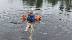 Alla swims naked on the lake and wears a rare inflatable Snorke pro vest and inflatable bands!!!