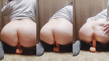 Big Natural Ass Bouncing On Dildo