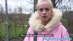 PublicPorn Blonde fucked in a car